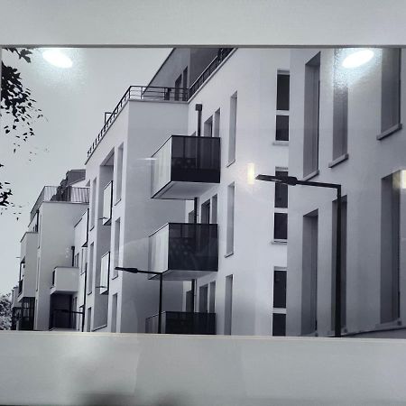 Chambre Individuelle Dans Un Appartement A 37 De Champs Elysees Sartrouville Extérieur photo